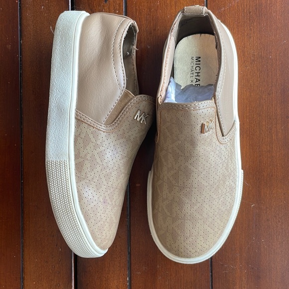 Used Michael Kors Slip-On Sneakers Size 12 - Picture 2 of 8